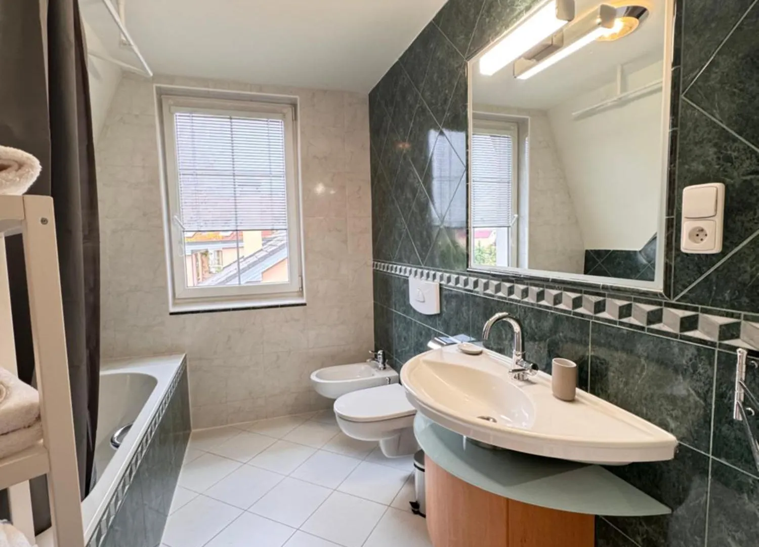 Diamondvilla, 4 Bedroom Apartment, Garden & Spa Prague 0*,  Czech Republic