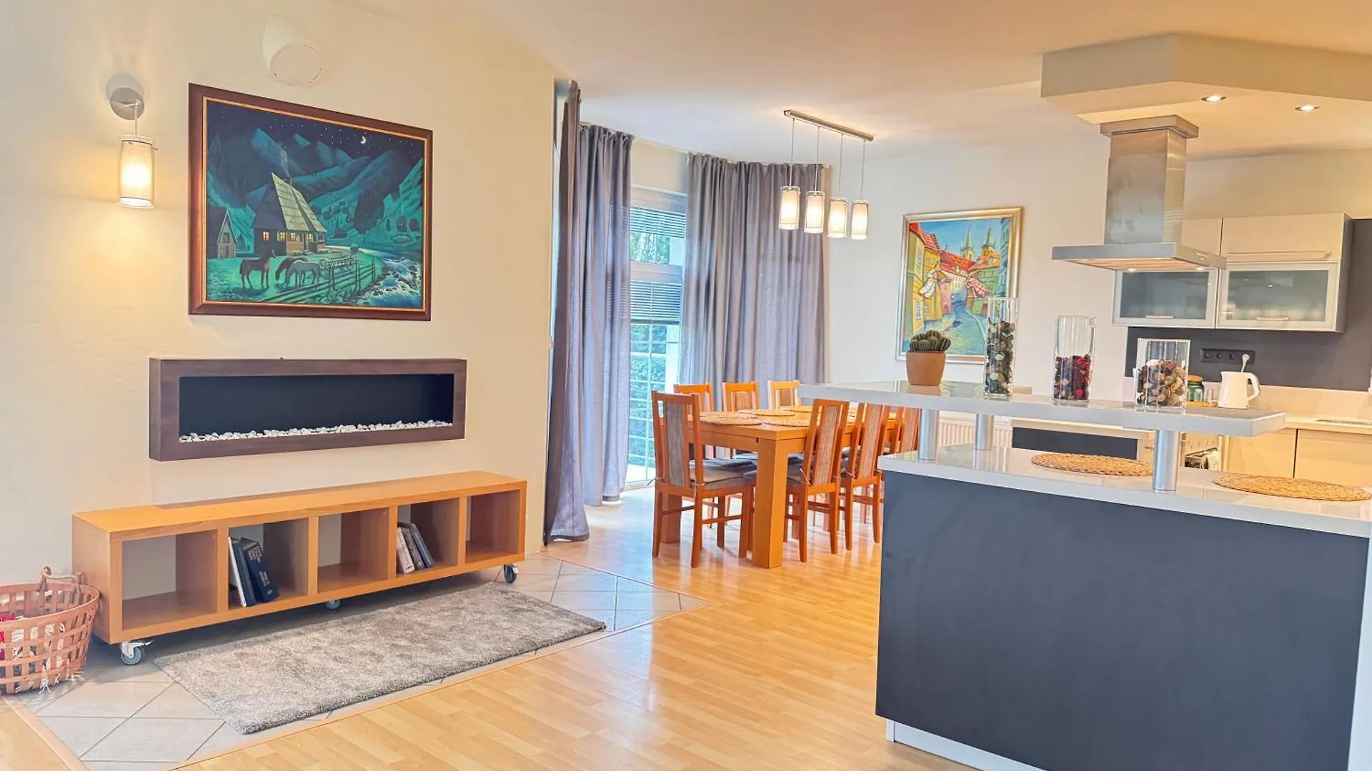 Diamondvilla, 4 Bedroom Apartment, Garden & Spa Prague