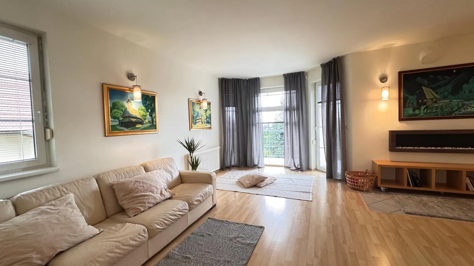 Diamondvilla, 4 Bedroom Apartment, Garden & Spa Prague Apartment