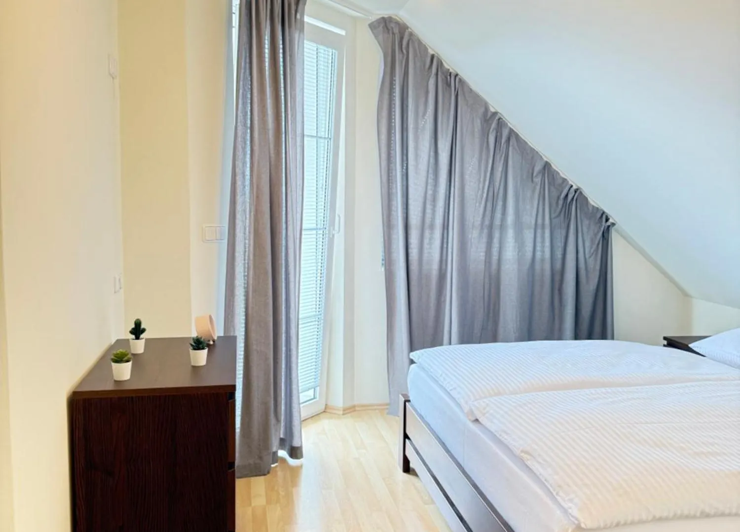 Apartment Diamondvilla, 4 Bedroom Apartment, Garden & Spa Prague Czech Republic